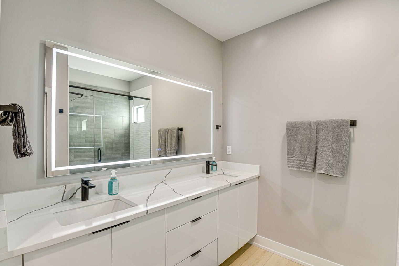 Building Photo - 118 Via Madrid Dr