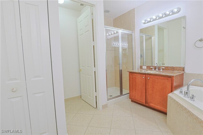 Building Photo - 10391 Carolina Willow Dr