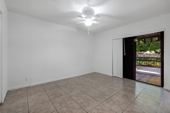 Building Photo - 1013 NW 53rd St