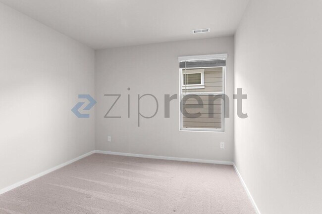 Building Photo - Unit