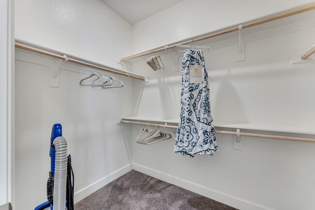 Building Photo - FULLY FURNISHED SPANISH SPRINGS HOME WITH HOT TUB & UTILITIES INCLUDED