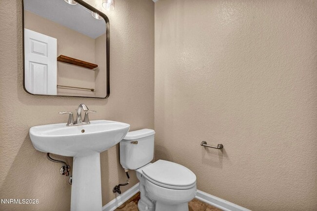 Building Photo - 520 Needles Ct