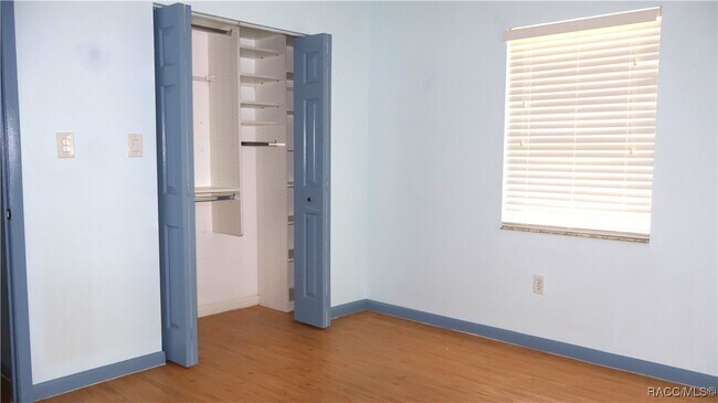 Building Photo - 9601 W Berry Ln