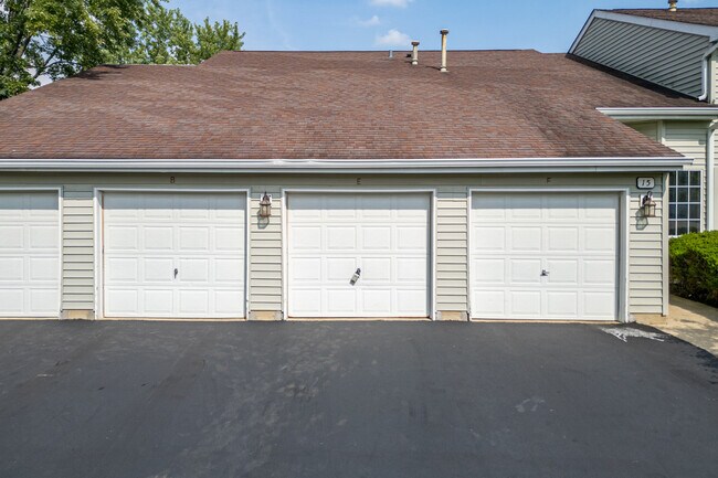 Primary Photo - 15 Gant Cir