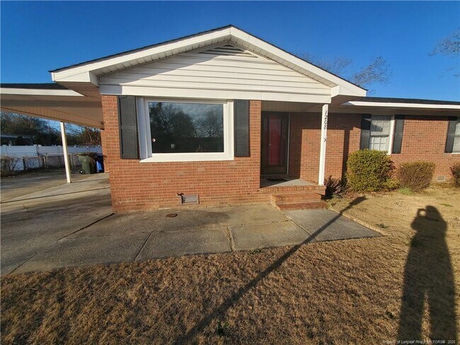 Building Photo - 1208 Cullen Dr