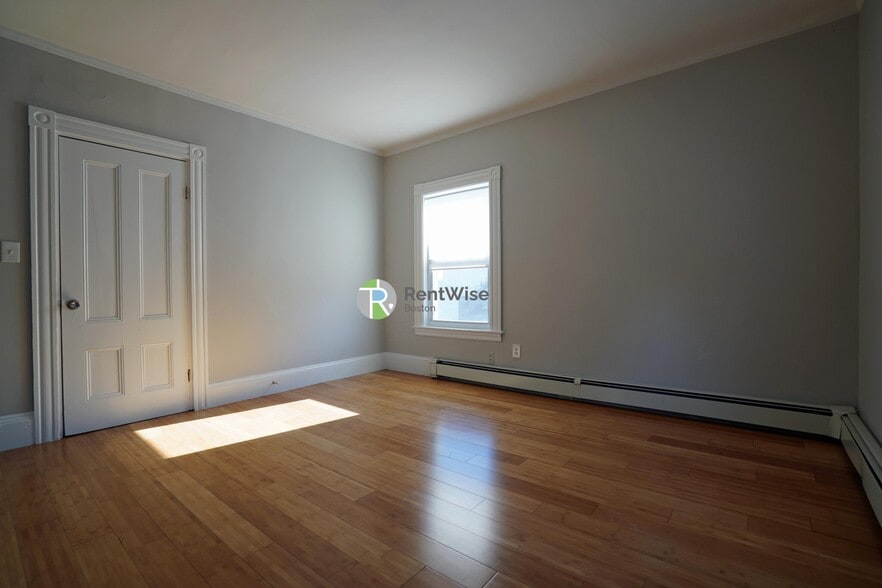 Building Photo - 50 A Winship St