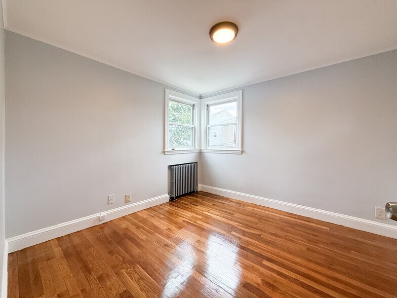 Building Photo - 7 Wilmington Ave