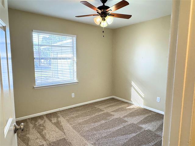 Building Photo - 906 Warren Way