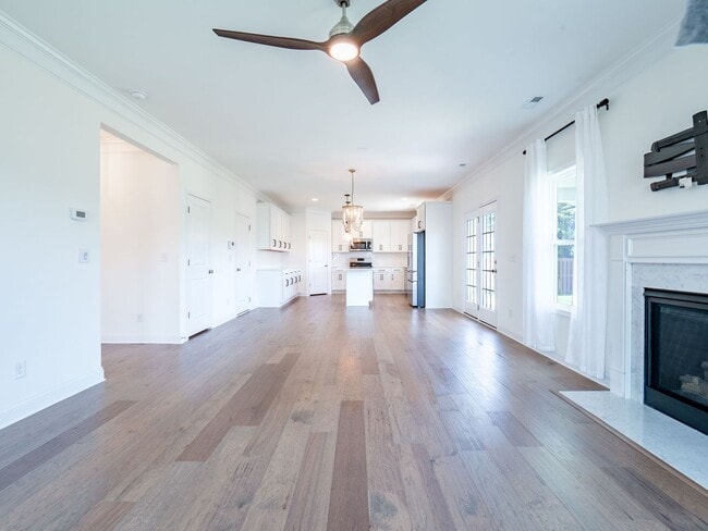 Building Photo - 909 Needlerush Rd