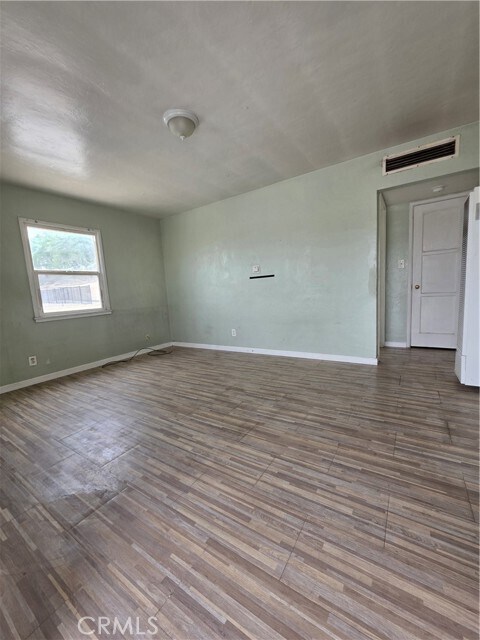 Building Photo - 600 W Buena Vista St