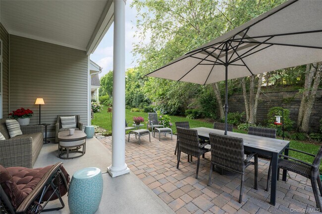 Building Photo - 228 Sonata Ct