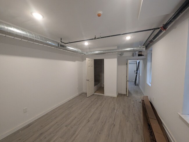 Building Photo - 6614 Rising Sun Ave