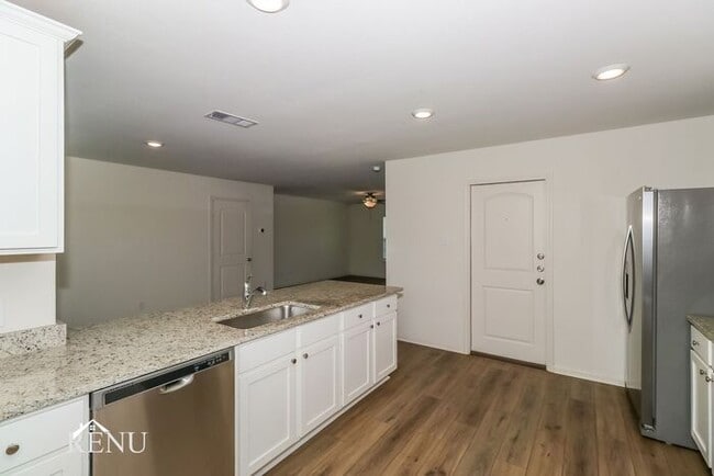 Building Photo - Coming Soon!