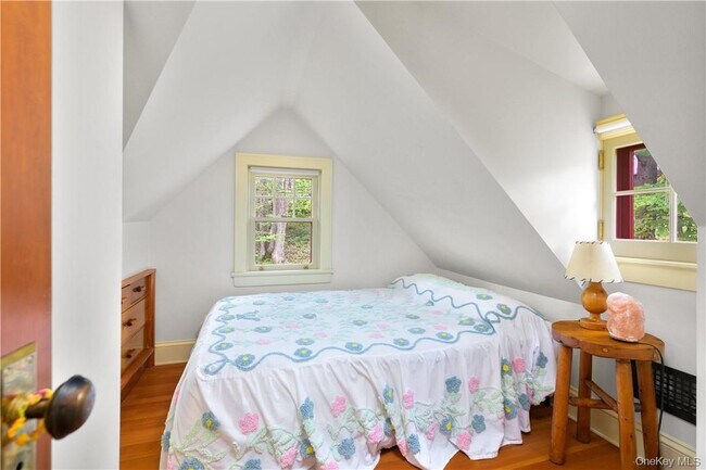 Building Photo - 77 Lake Dr