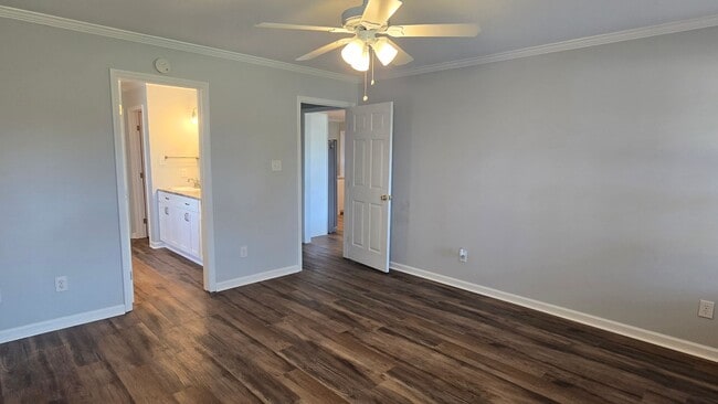 Building Photo - 173 Walnut Trace Dr