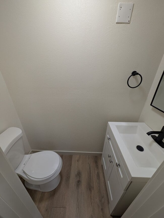 Building Photo - Adorable Four Bedroom w/ Fenced Yard Avail...