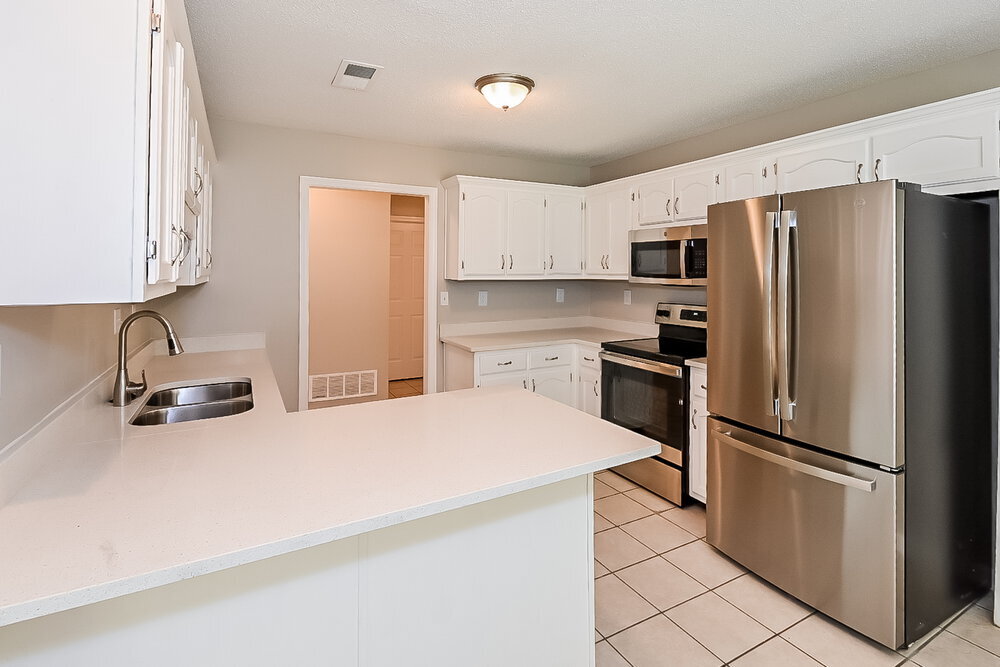 Building Photo - 216 Fawn Dr N