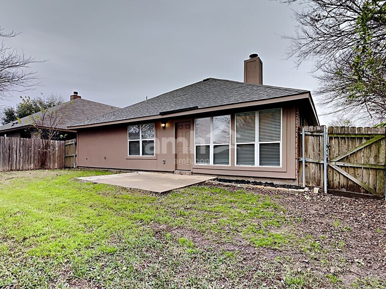 Building Photo - 87 Elmwood Trail