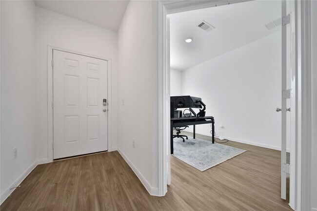 Building Photo - 14831 Ash Landing Dr