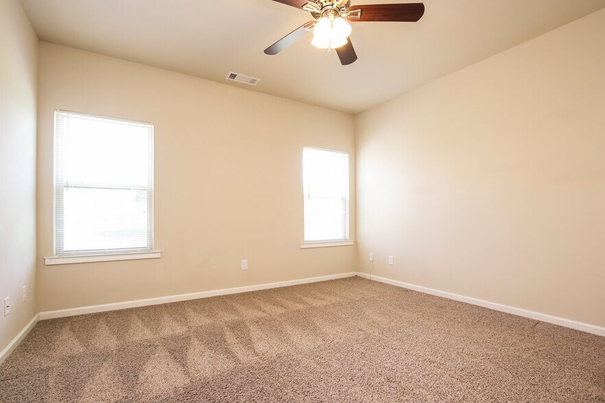 Building Photo - 62 Prescott Dr