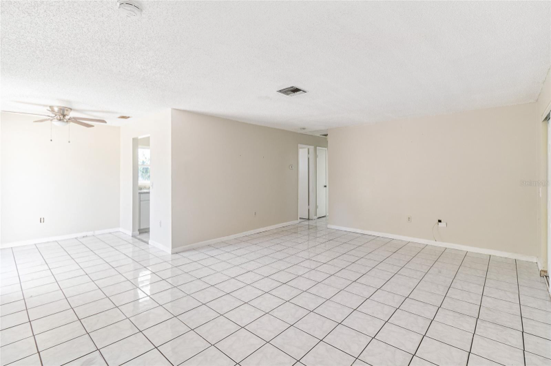 Building Photo - 10419 Kidron Ave