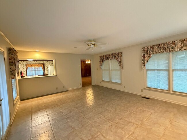 Building Photo - Liberty / Alamance County