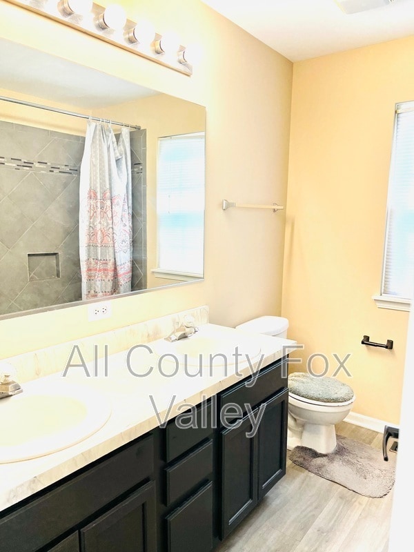 Building Photo - 2080 Mark Cir