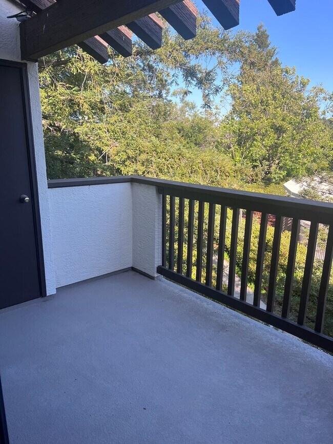 Building Photo - DESIRABLE GATED COMMUNITY WITH VIEWS, POOLS, HOT TUB, FITNESS CENTER, AND MORE!!!