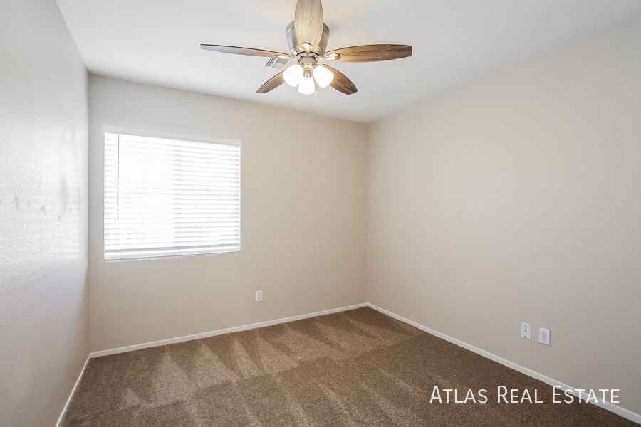 Building Photo - 4367 Sunrise Shores Ave