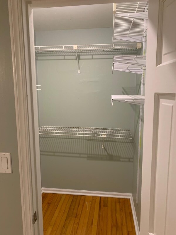 Building Photo - 350 Hollyberry Dr