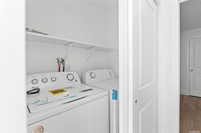 Building Photo - 317 Sky Walk