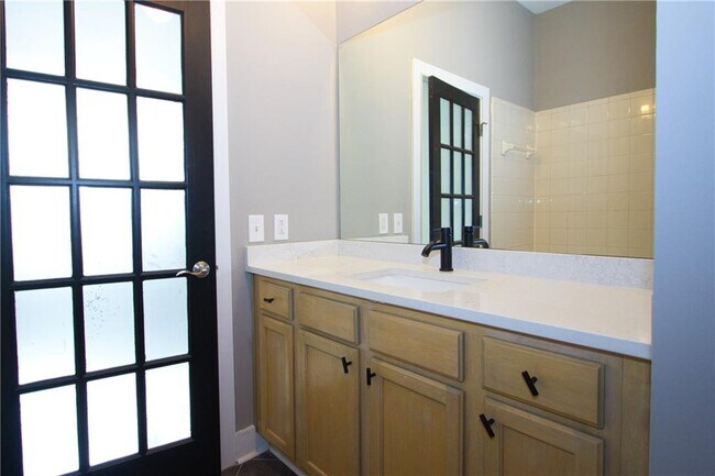 Building Photo - 1195 Milton Terrace SE