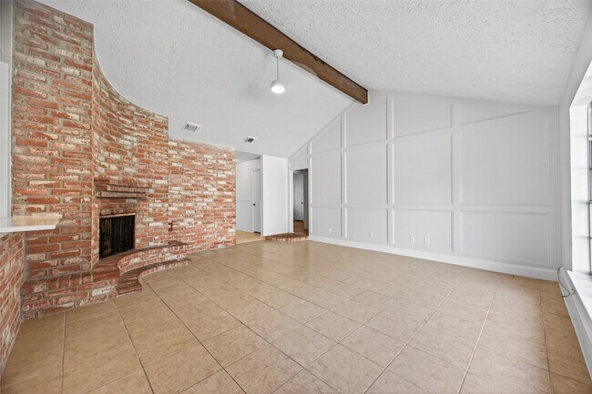 Building Photo - 22206 Red River Dr