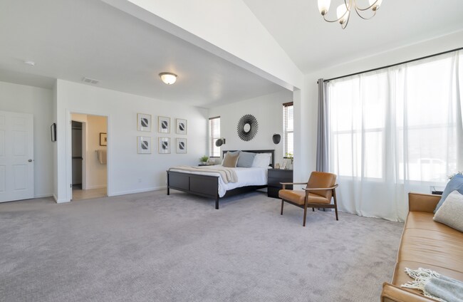 Building Photo - 5 bedroom 3.5 bathroom home in Lehi.