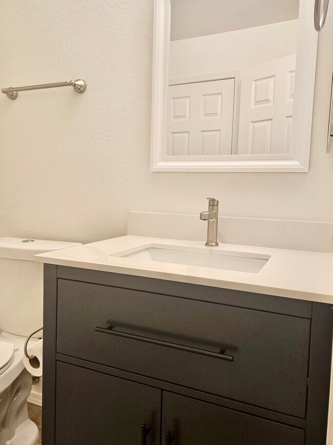 Building Photo - Beautiful remodeled 2 bed 2 bath home in Prescott Valley!