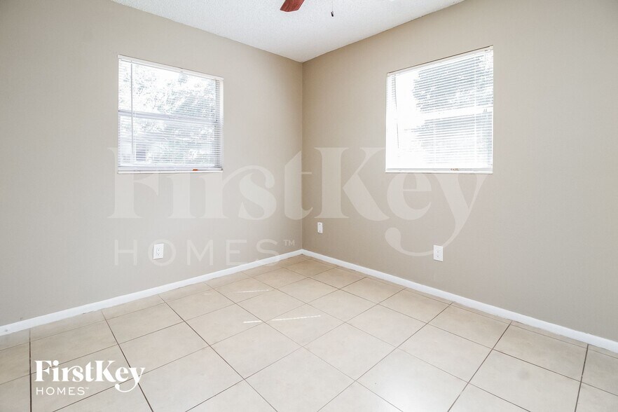 Building Photo - 3639 Shalimar Ct