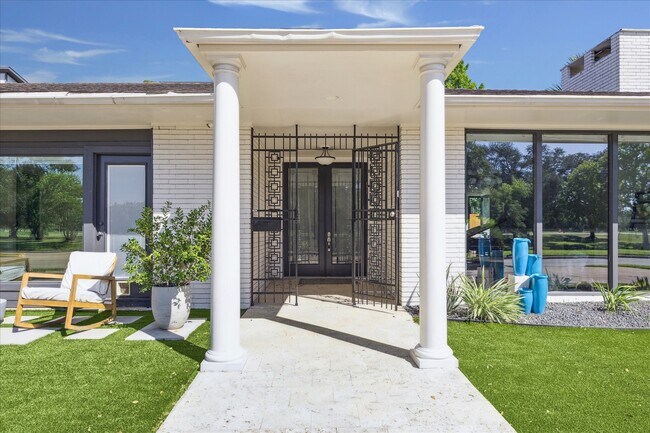 Building Photo - 5010 N Braeswood Blvd