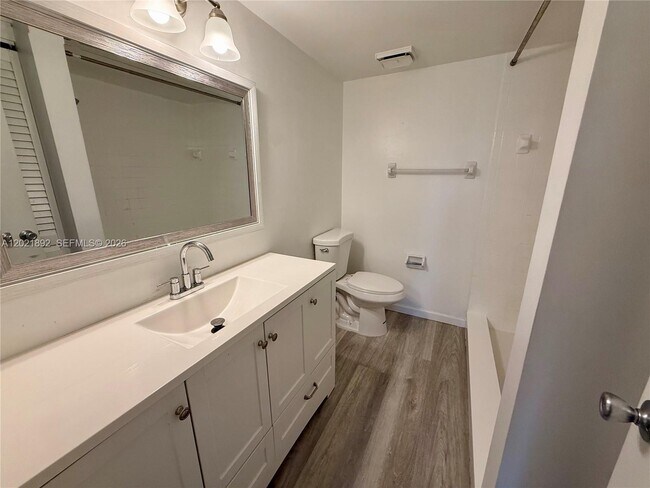 Building Photo - 110 Gardens Dr