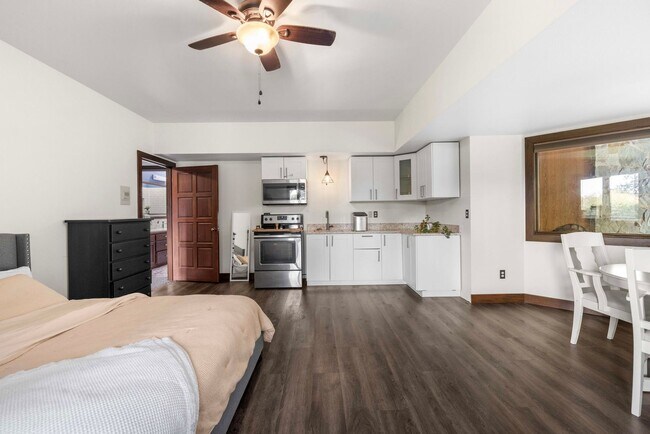 Building Photo - 20479 Comet Ln