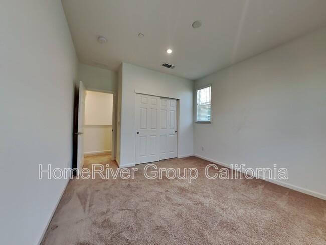 Building Photo - 1169 Knox Way