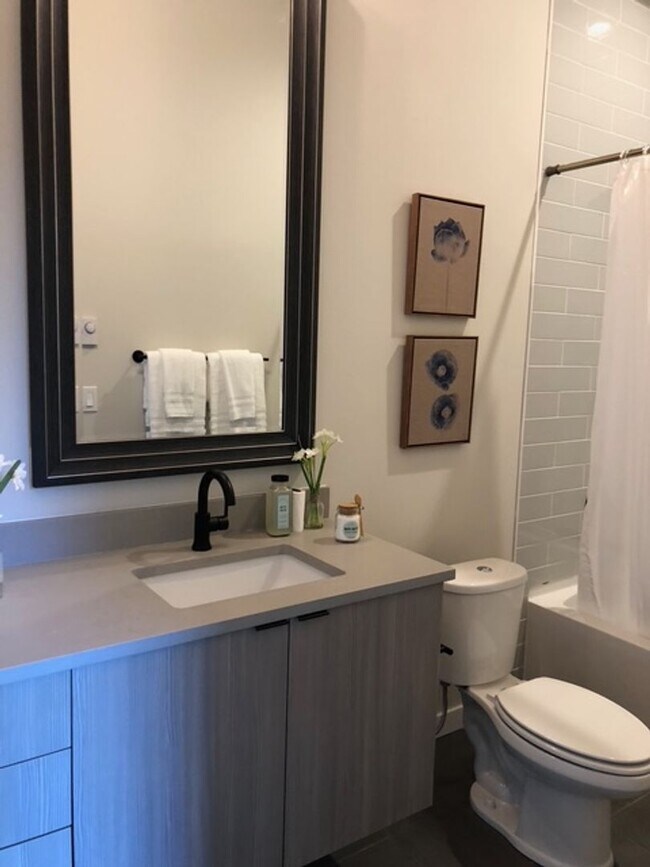 Building Photo - Gorgeous Townhome in Sunny Judkins Park-2515A E. Yesler - $3100