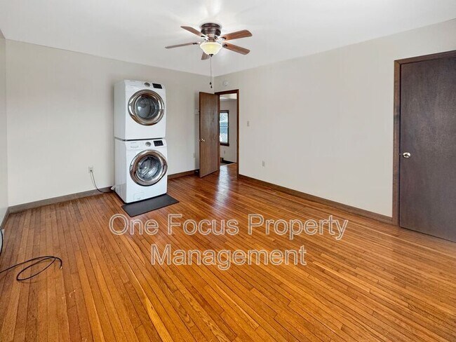 Building Photo - 1310 Almond St