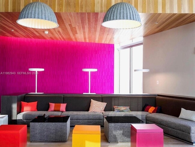 Building Photo - 151 SE 1st St