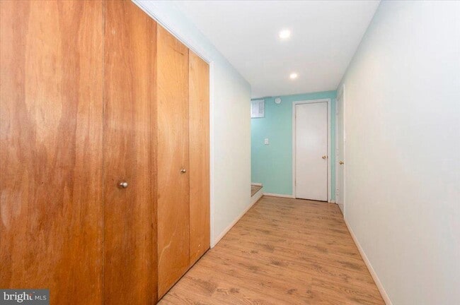 Building Photo - 11 Lazy Hollow Way