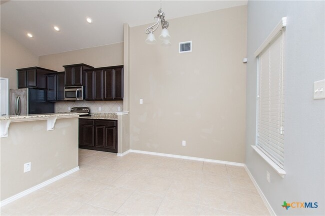 Building Photo - 409 Rowdy Dr
