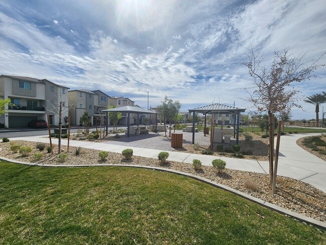 Building Photo - 3 story 3 bed/3 bath townhouse in brand new Watercolor Community