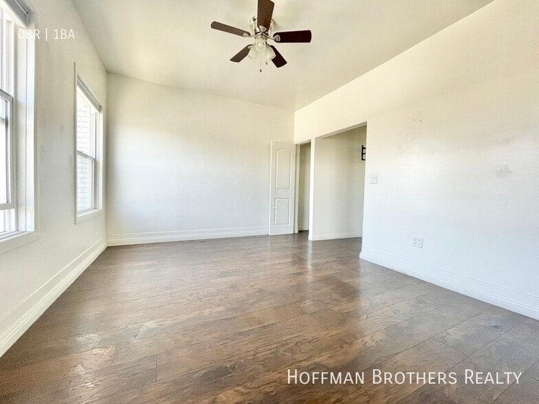 Building Photo - 1906 Cimarron St