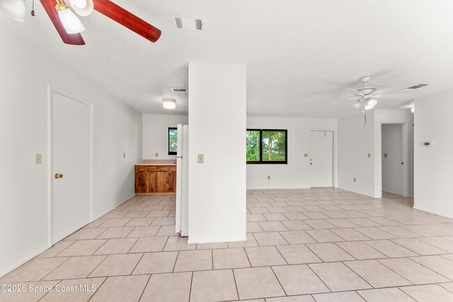 Building Photo - 920 San Filippo Dr SE