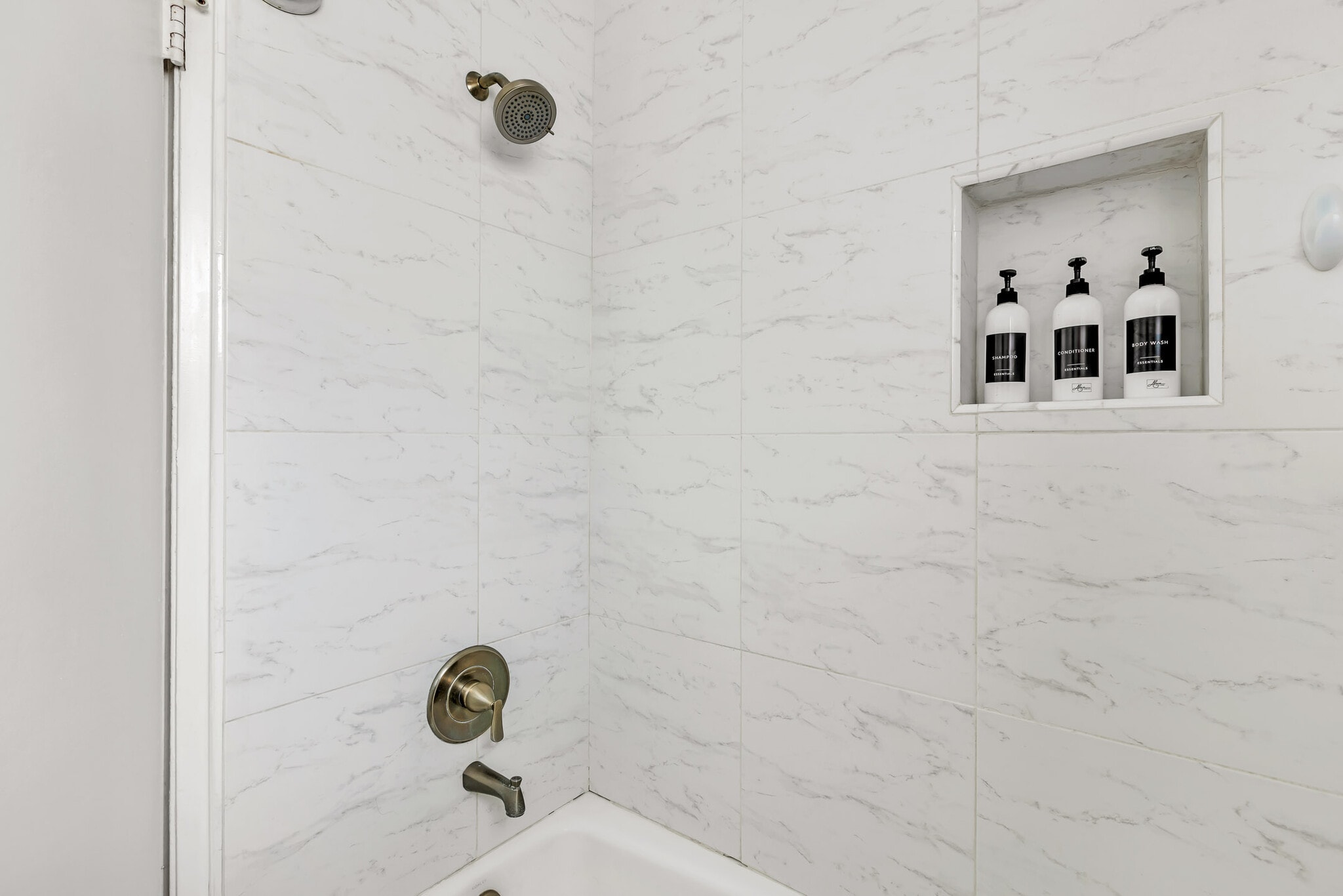 Building Photo - 15006 Burin Ave