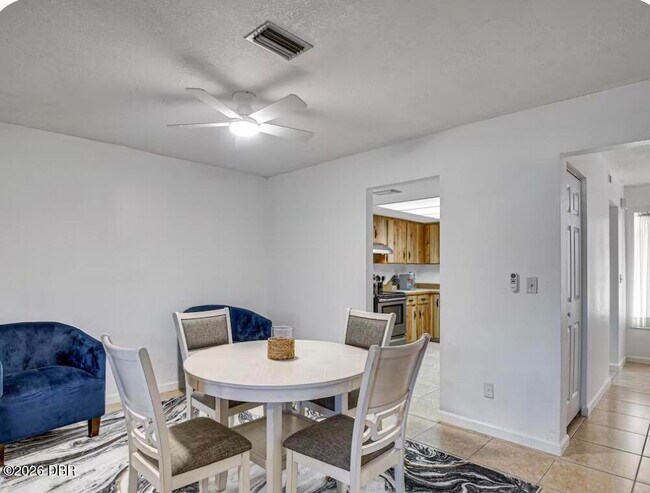 Building Photo - 19 Tomoka Meadows Blvd